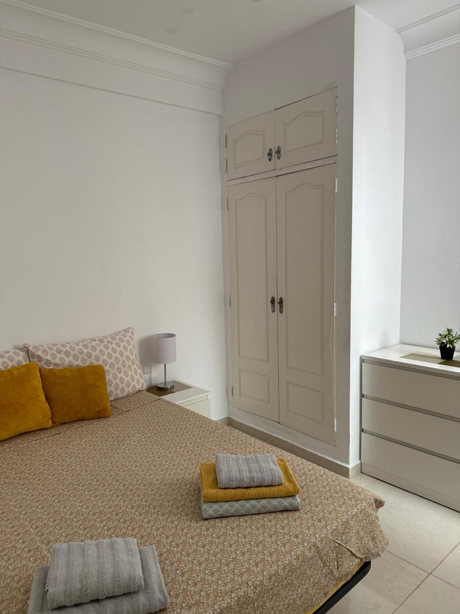 Modern And Bright 5 Bedroom Apartment Del Prado Gandia Bagian luar foto